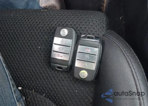 2019 Kia Optima S z USA, uszkodzony, nr VIN 5XXGT4L33KG285877